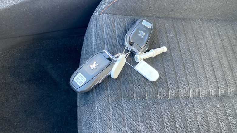 Peugeot 208 1.2 PureTech 100 Active Premium 5dr EAT8 Petrol Hatchback